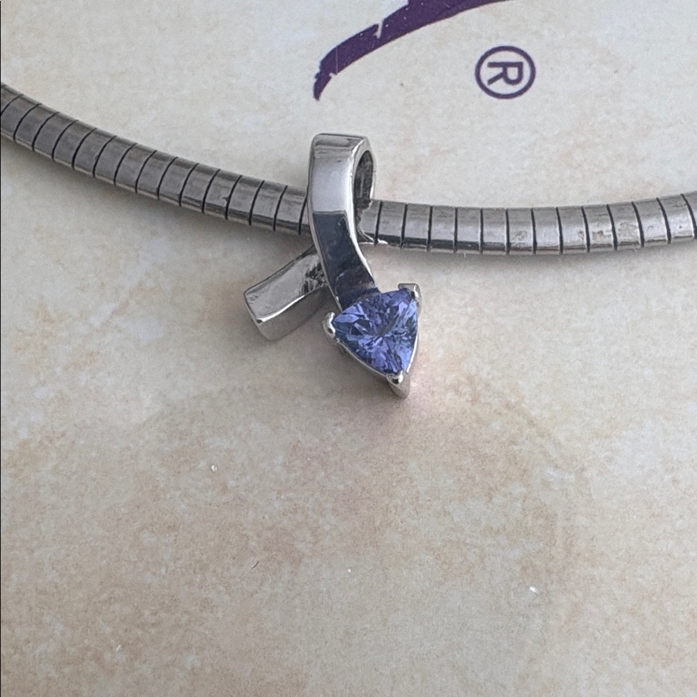 NEW beautiful Silver Necklace with Tanzanite Pendant - Picture 2 of 5